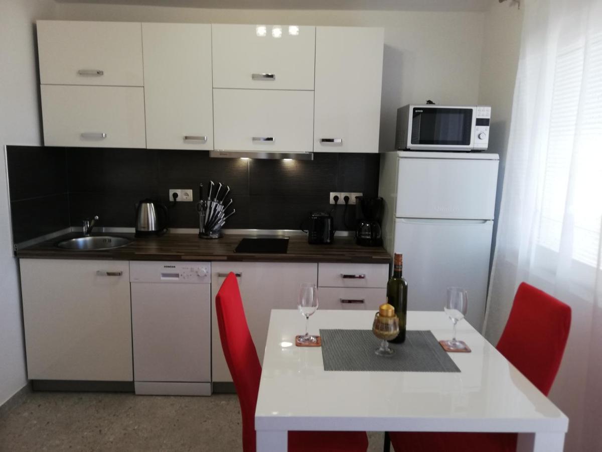 Apartmani Poljanec Vir Ngoại thất bức ảnh