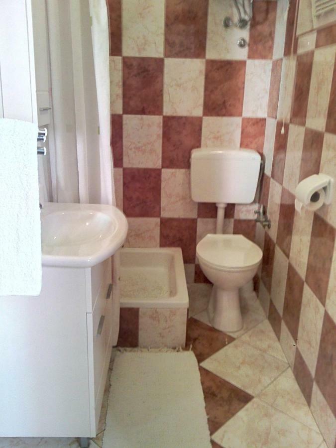 Apartmani Poljanec Vir Ngoại thất bức ảnh