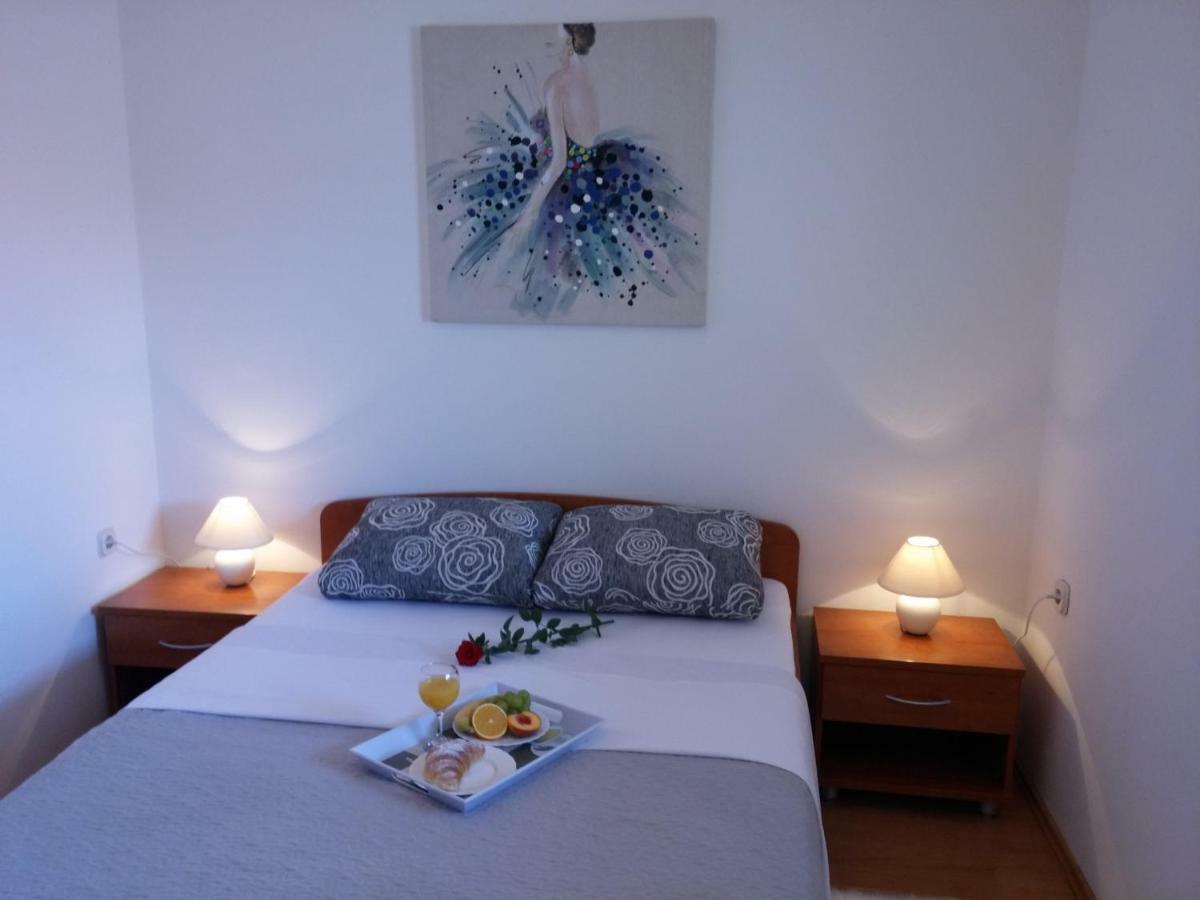 Apartmani Poljanec Vir Ngoại thất bức ảnh