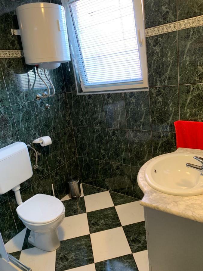 Apartmani Poljanec Vir Ngoại thất bức ảnh