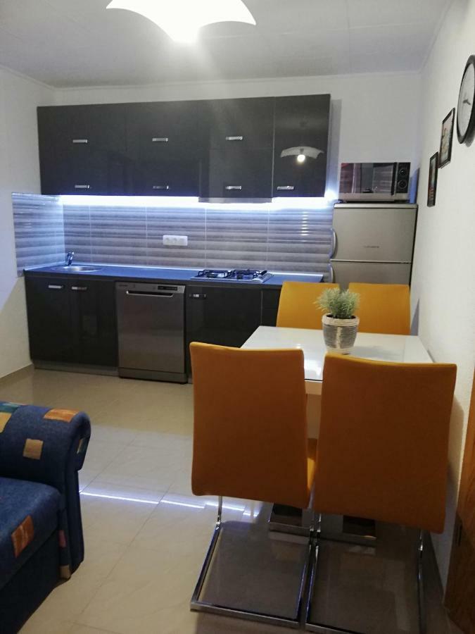 Apartmani Poljanec Vir Ngoại thất bức ảnh